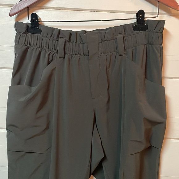 Athleta Skyline Featherweight Stretch Pant Size 10. No belt. - Picture 6 of 11